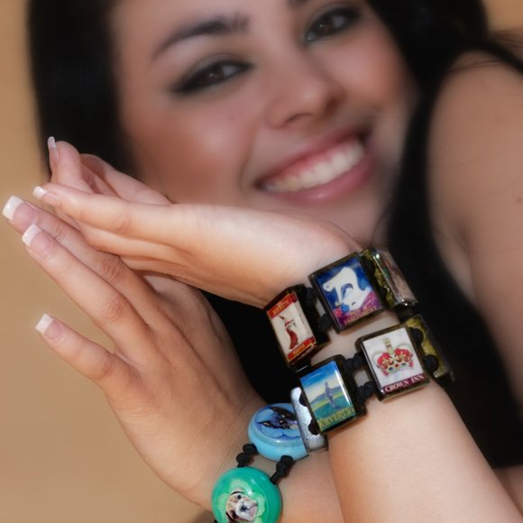 English Pub Sign Tile Resin Bracelet - Picture 3 of 3